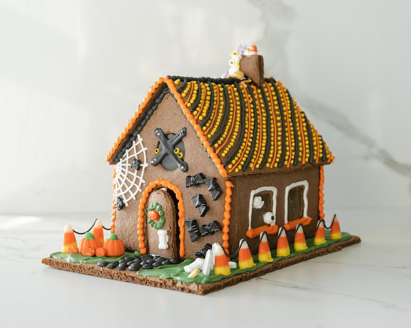 Gingerbread Halloween Haunted House Decorating - Fall 2024